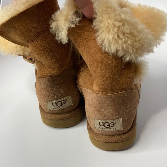 UGG Australia Bailey button short boots chestnut size 6 - Picture 4 of 12